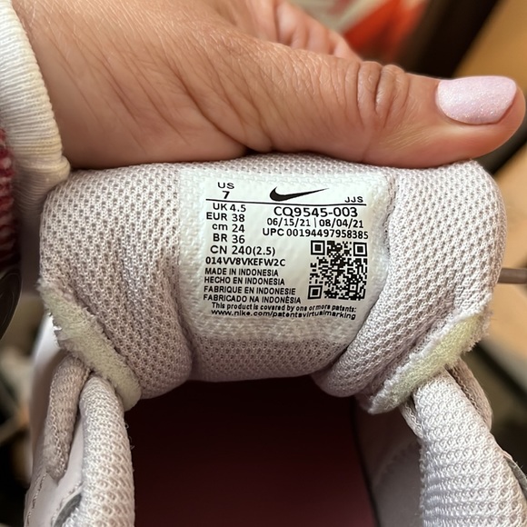 Nike Legend Essential 2
Women's Training Shoes - Picture 10 of 10